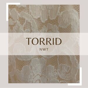 Torrid Ivory lace crop top